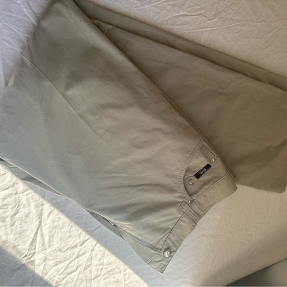 Hugo Boss Light Khaki Chinos - Picture 1 of 7